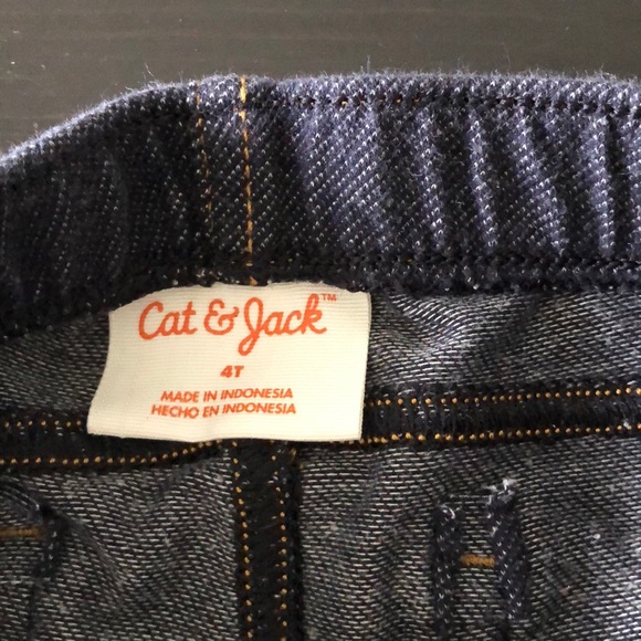 Cat and Jack dark wash stretchy shorts - Picture 2 of 3